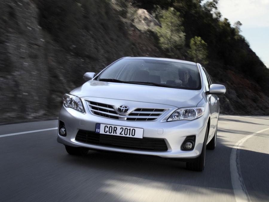  Toyota Corolla Sedan 2010 года  (фото 8 из 15)